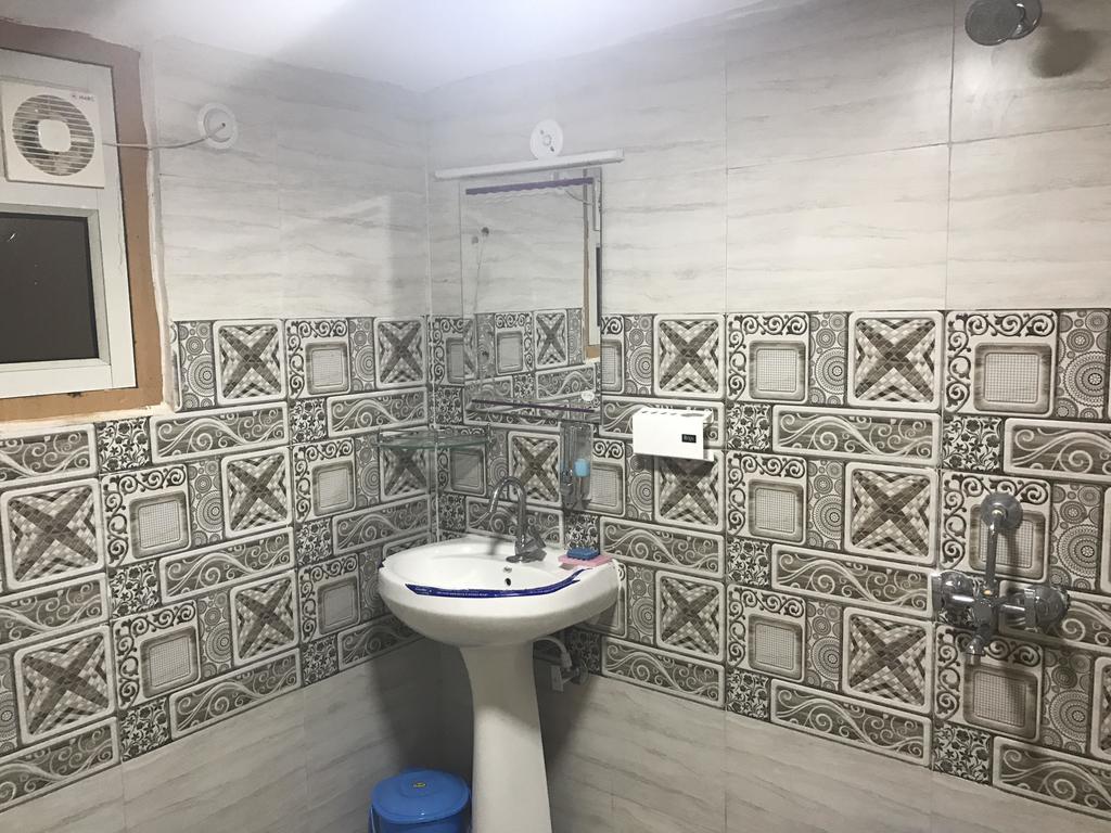 Red Chillies Apartment *